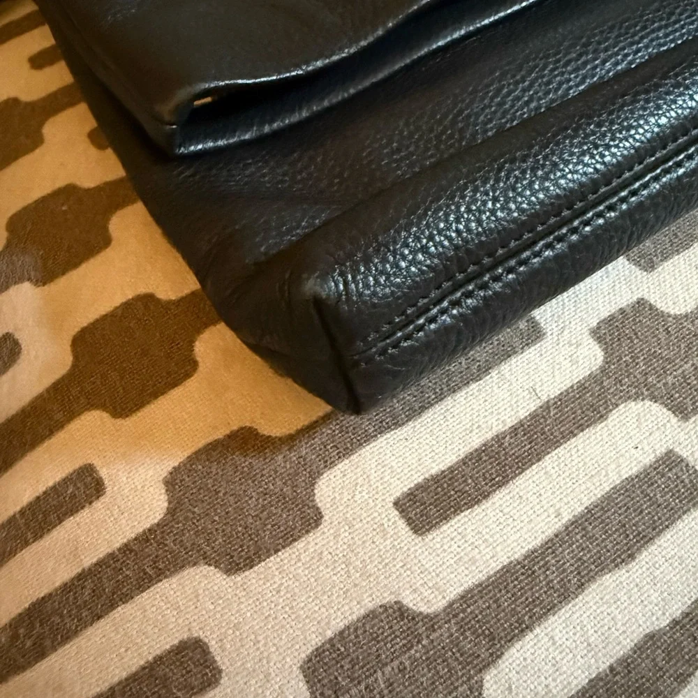 Tory Burch Black Pebbled Leather Crossbody Bag with Gold Hardware - Picture 7 of 16